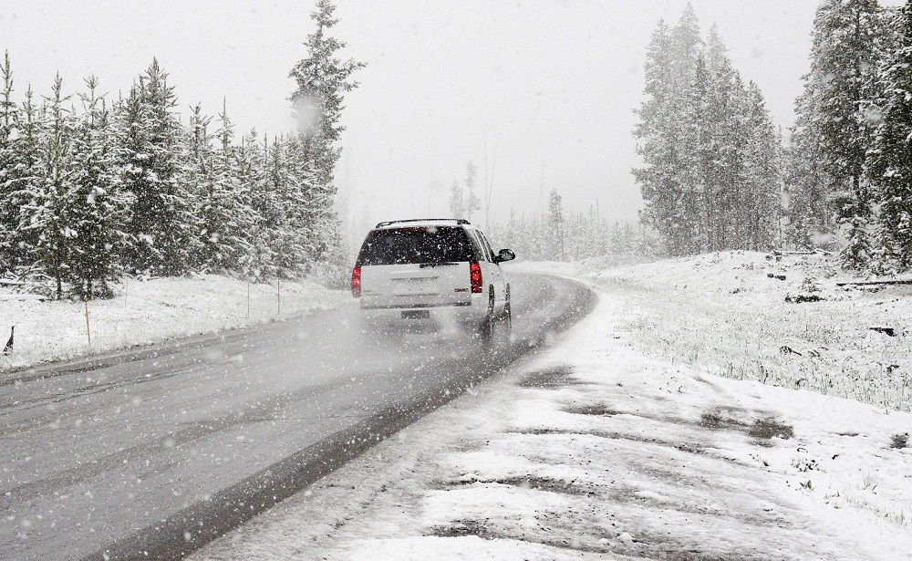 Tennesseans Contend With Wintry Driving Weather