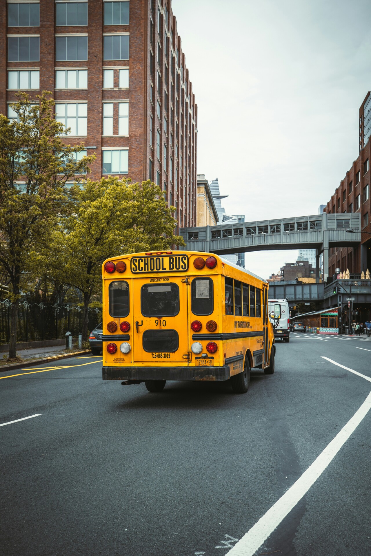 Navigating Increased Traffic During School Hours: A Guide for Nashville Drivers